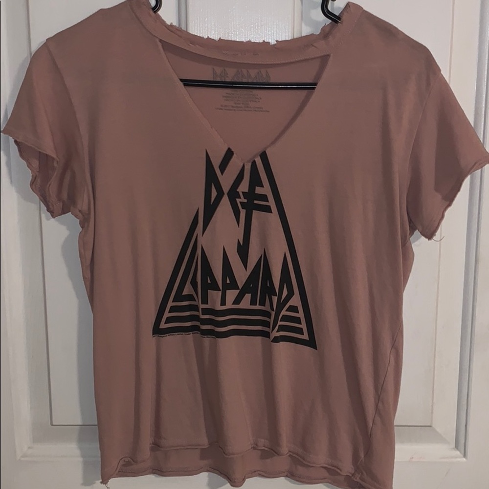 Def Leppard V Neck Tee
